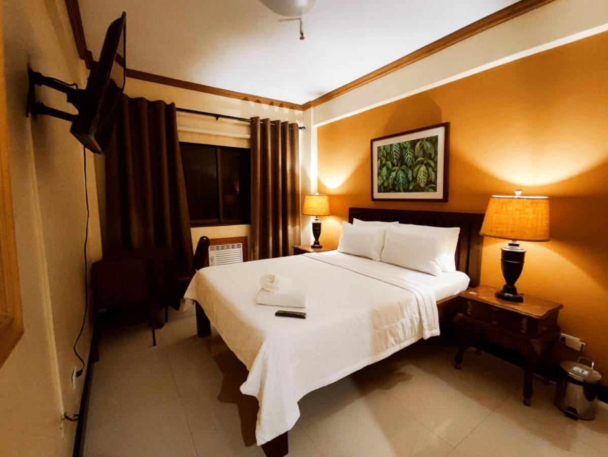Spring Plaza Hotel Dasmarinas Ngoại thất bức ảnh