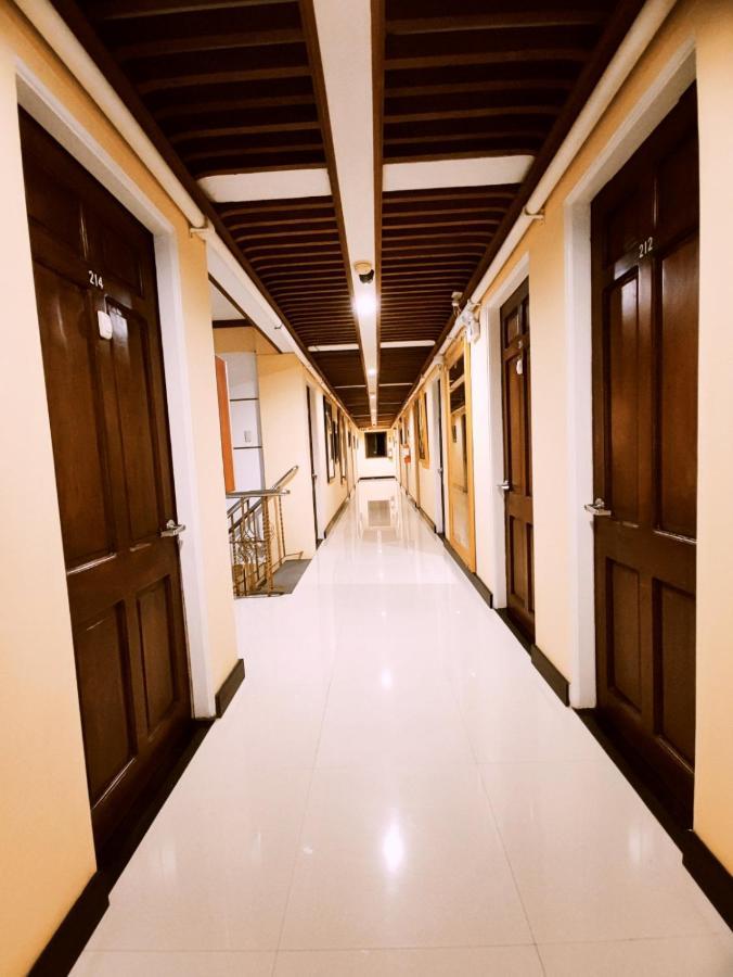 Spring Plaza Hotel Dasmarinas Ngoại thất bức ảnh