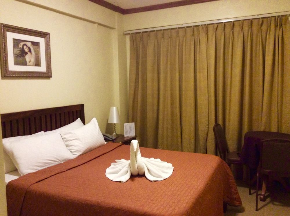 Spring Plaza Hotel Dasmarinas Ngoại thất bức ảnh