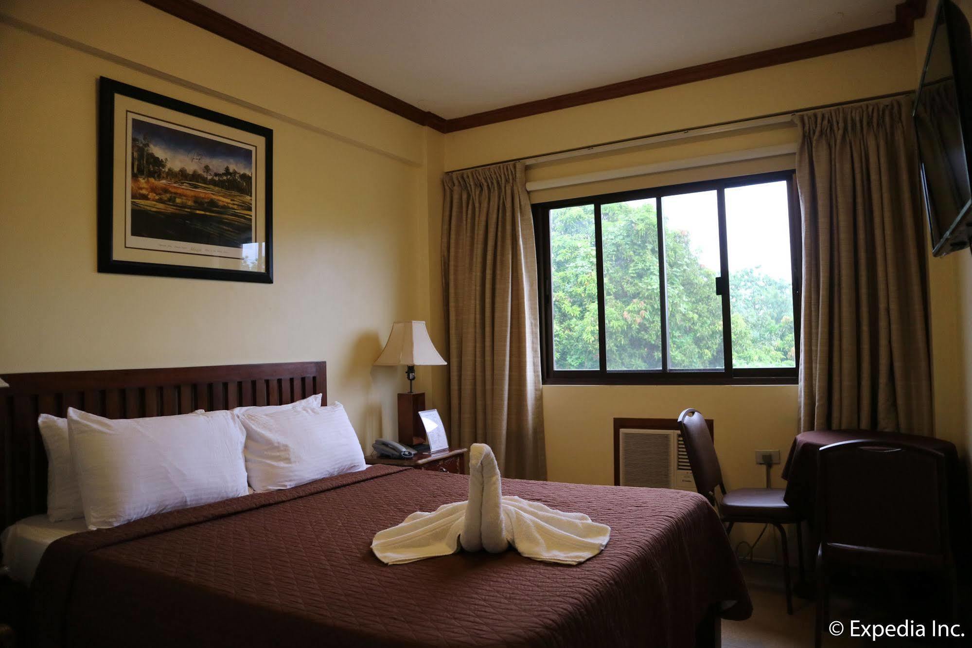 Spring Plaza Hotel Dasmarinas Ngoại thất bức ảnh