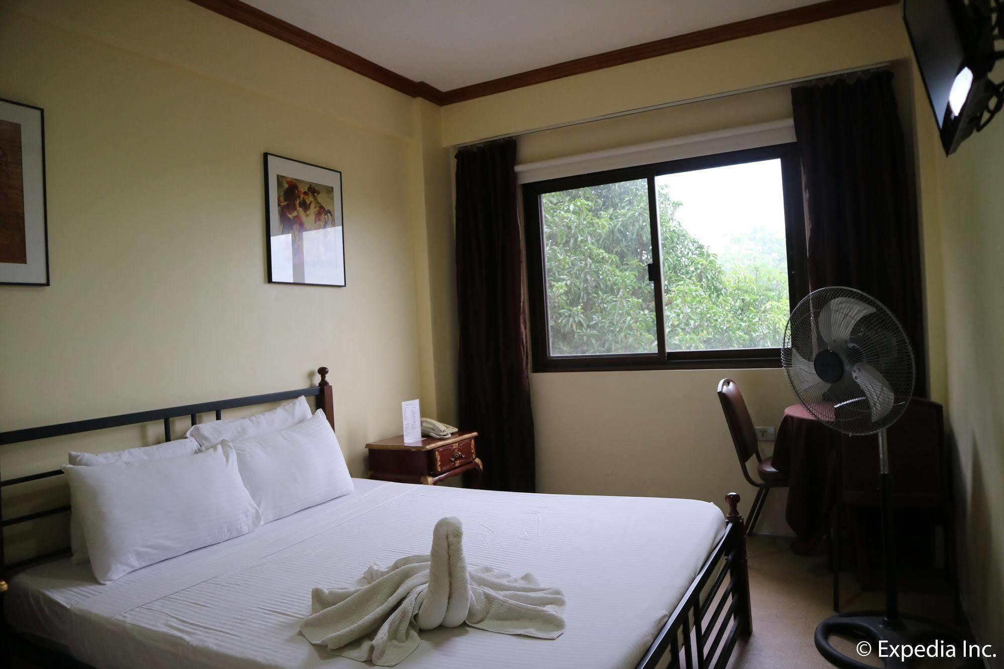 Spring Plaza Hotel Dasmarinas Ngoại thất bức ảnh